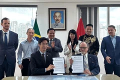 Đại diện Phòng Thương mại Brazil-Việt Nam và Phòng Thương mại và Công nghiệp Brazil-Việt Nam bang Espírito Santo ký kết Biên bản ghi nhớ.(Ảnh: Đại sứ quán Việt Nam tại Brazil cung cấp)