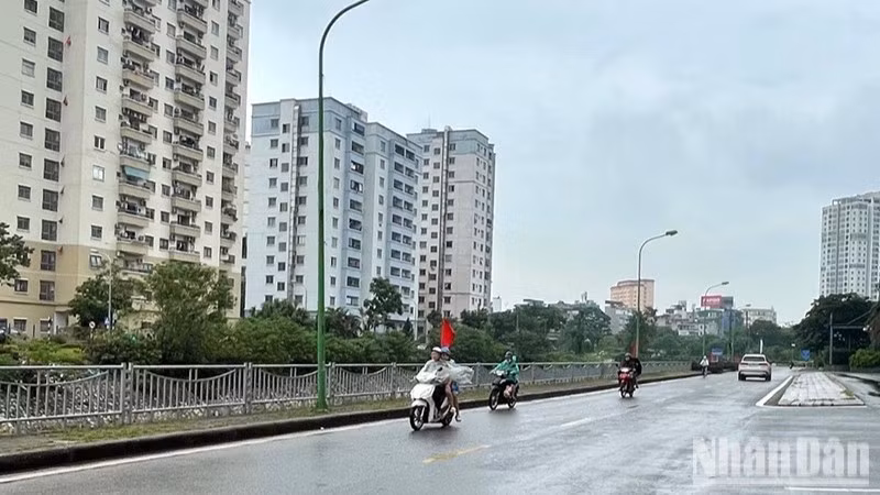 Dự báo khu vực Hà Nội sáng có lúc có mưa, trưa chiều giảm mây hửng nắng. (Ảnh minh họa: Đ.T)