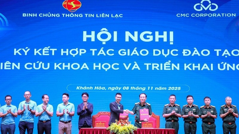 Lễ ký Thỏa thuận hợp tác chiến lược giữa Binh chủng Thông tin liên lạc và Tập đoàn Công nghệ CMC.