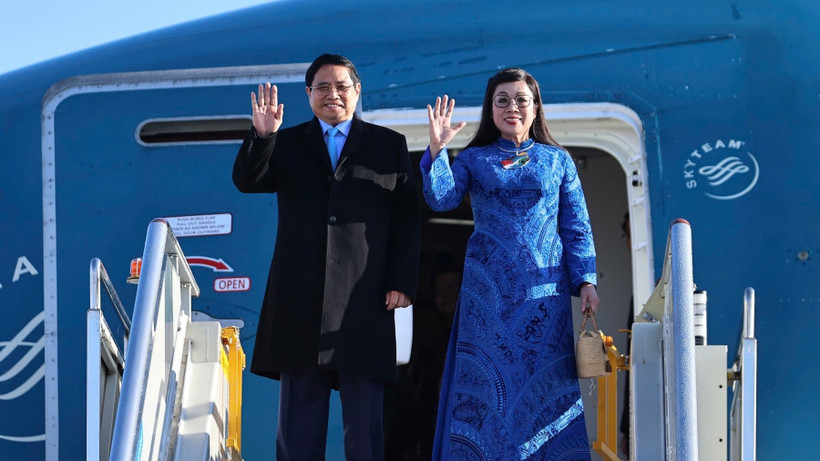 Thủ tướng Phạm Minh Chính và Phu nhân tới Johannesburg bắt đầu tham dự Hội nghị thượng định G20 và hoạt động song phương tại Nam Phi. (Ảnh: VGP/Nhật Bắc)