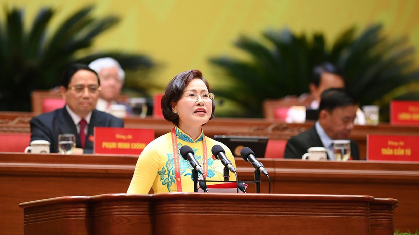 Đồng chí Trần Thị Thanh Thủy, Ủy viên Ban Thường vụ Tỉnh ủy, Bí thư Đảng ủy, Chủ tịch Hội đồng nhân dân phường Mỹ Hào, tỉnh Hưng Yên, tham luận về vấn đề “Chuyển đổi số ở phường trong điều kiện thực hiện mô hình chính quyền địa phương 2 cấp - Thực tiễn và quyết tâm hành động của phường Mỹ Hào, tỉnh Hưng Yên”.