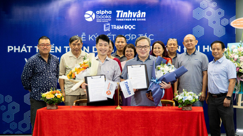 Lễ ký kết thỏa thuận hợp tác “Phát triển toàn diện các thư viện đại học và thư viện công cộng tại Việt Nam”.
