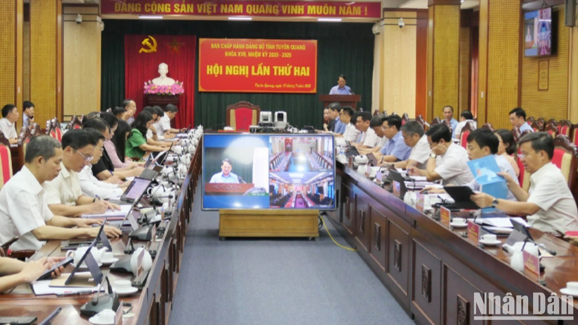 Toàn cảnh hội nghị.