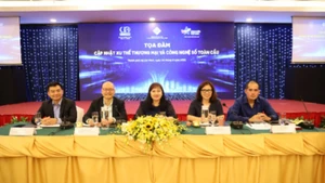 Các đại biểu chủ trì Tọa đàm.