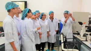 Hoạt động nghiên cứu khoa học tại Đại học Quốc gia Thành phố Hồ Chí Minh.