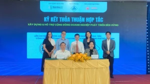 Trung tâm Xúc tiến thương mại và đầu tư Thành phố Hồ Chí Minh ký kết Biên bản ghi nhớ hợp tác với các đối tác.