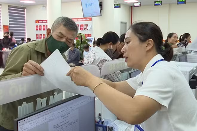 Việc rà soát, cắt giảm và đơn giản hóa các thủ tục hành chính được thành phố Hải Phòng chú trọng, nhằm nâng cao chỉ số năng lực cạnh tranh và hiệu quả mô hình chính quyền địa phương hai cấp.