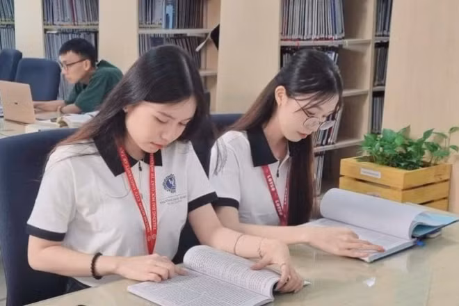 Sinh viên Trường đại học Luật Thành phố Hồ Chí Minh đang học tập 