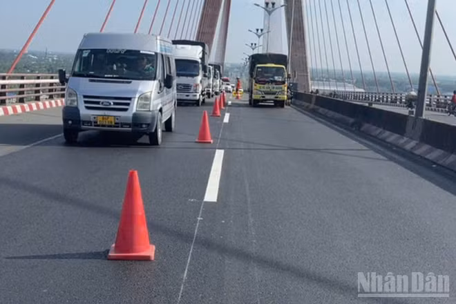 Dự án sửa chữa lớp phủ mặt cầu thép cầu Cần Thơ hoàn thành kịp thời phục vụ nhu cầu giao thông cao điểm trước, trong và sau Tết Nguyên đán của khu vực Đồng bằng sông Cửu Long.