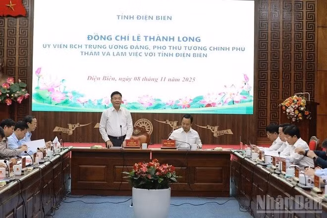 Phó Thủ tướng Chính phủ Lê Thành Long phát biểu tại buổi làm việc với tỉnh Điện Biên vào chiều ngày 8/11.