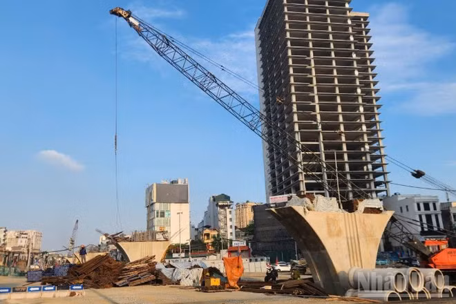 Công trường thi công hạng mục cầu vượt tại nút giao Láng Hạ-Giảng Võ-La Thành đã sẵn sàng.