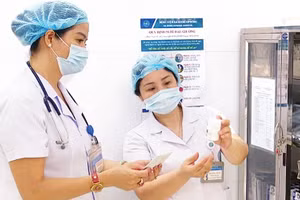 Bệnh viện đa khoa Hà Đông sẵn sàng trang thiết bị điều trị bệnh nhân mắc Covid-19. (Ảnh THẮNG ĐẠT)