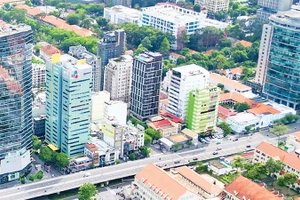 Là đầu tàu kinh tế năng động, Thành phố Hồ Chí Minh trở thành “thỏi nam châm” hút dòng vốn đầu tư nước ngoài. (Ảnh THẾ ANH)
