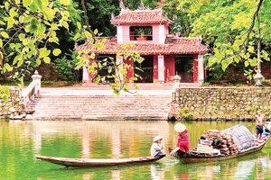 Khám phá cuộc sống bên sông nước ở Huế đang được kỳ vọng mang đến trải nghiệm mới cho du khách.