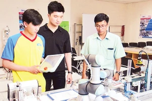 Đào tạo nguồn nhân lực tự động hóa tại Khu Công nghệ cao Thành phố Hồ Chí Minh.