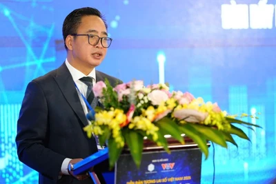 Ông Phạm Mạnh Hùng - Phó Tổng Giám đốc Đài Tiếng nói Việt Nam phát biểu khai mạc Diễn đàn. 