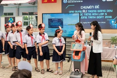 Chuyên đề “Ứng dụng AI trong dạy và học tiếng Anh cho học sinh lớp 5” tại Trường tiểu học Trương Định, Quận 12, Thành phố Hồ Chí Minh. (Ảnh: XUÂN QUÝ)