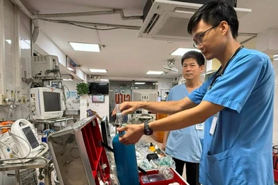 Bệnh viện Tim Hà Nội chuẩn bị sẵn sàng trang thiết bị, phương tiện phục vụ cấp cứu cho sự kiện A80.