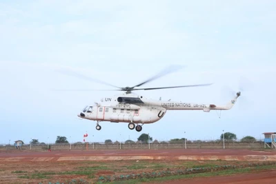Trực thăng của Liên hợp quốc đưa các thành viên Đội Công binh số 3 đến điểm trung chuyển Wau để thực hiện hành trình về nước, kết thúc nhiệm kỳ tại Phái bộ an ninh lâm thời Liên hợp quốc tại Abyei.