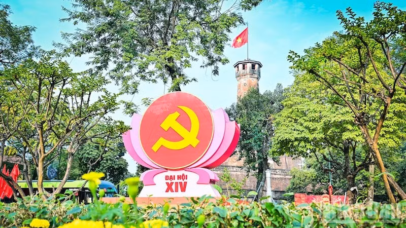 Thủ đô Hà Nội sẽ phát huy vai trò đầu tàu, tạo nền tảng và động lực cho sự phát triển của đất nước trong kỷ nguyên mới. (Ảnh: Bảo Long)