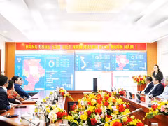 Ủy ban Kiểm tra Trung ương vận hành Trung tâm Điều hành giám sát, kiểm tra trên môi trường số. Ảnh: MINH NGỌC