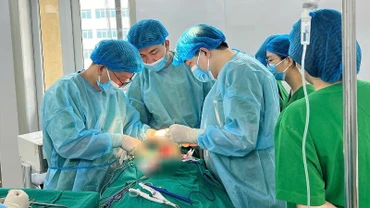 [Video] Cứu sống bệnh nhân suy tim với khối u hiếm gặp