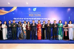 Thủ tướng Chính phủ Phạm Minh Chính và các đại biểu tham dự hội nghị.