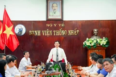 Thứ trưởng Y tế Nguyễn Tri Thức làm việc tại Bệnh viện Thống Nhất. (Ảnh: Bệnh viện cung cấp)