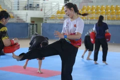 Các vận động viên đang tích cực luyện tập để tham gia giải đấu.