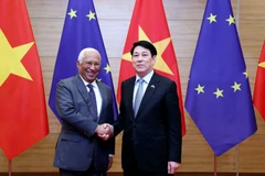 Chủ tịch nước Lương Cường và Chủ tịch Hội đồng châu Âu tại buổi chiêu đãi.