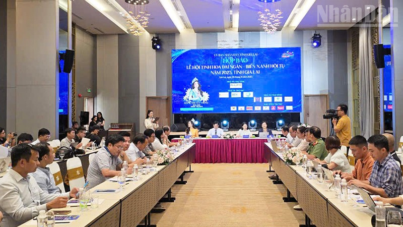 Ủy ban nhân dân tỉnh Gia Lai tổ chức họp báo công bố sự kiện.