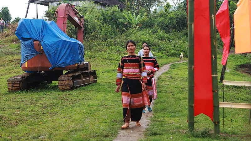 Người dân thôn O2 nô nức đi bầu cử