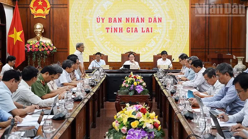 Quang cảnh cuộc họp.