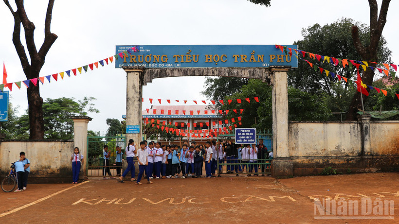 Trường tiểu học Trần Phú tại xã biên giới Ia Dom, tỉnh Gia Lai.