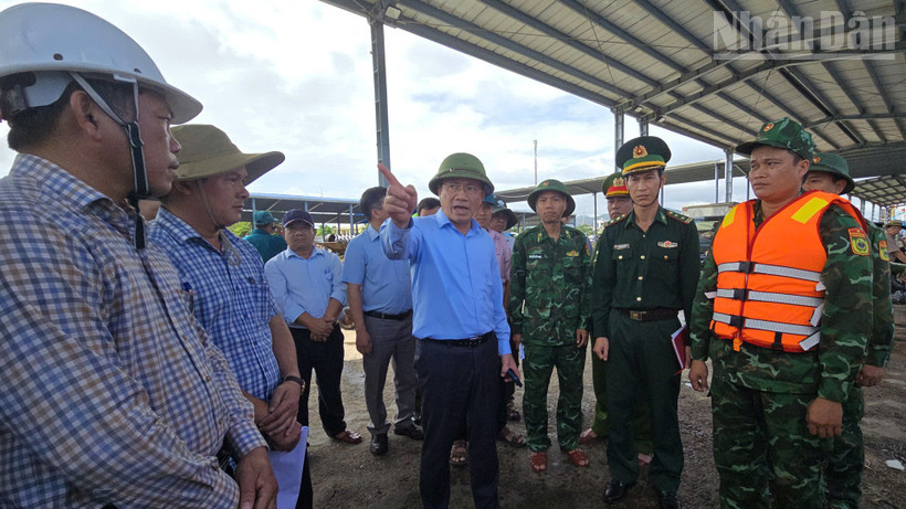 Lãnh đạo tỉnh Gia Lai kiểm tra công tác phòng, chống bão tại cảng cá Đề Gi.