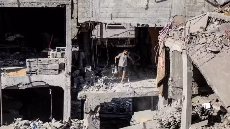 Cảnh đổ nát sau cuộc tấn công của Israel tại trại tị nạn Al-Shati, phía tây Gaza, ngày 9/5/2026. (Ảnh: THX/TTXVN)