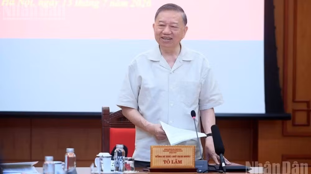 Tổng B&iacute; thư, Chủ tịch nước T&ocirc; L&acirc;m ph&aacute;t biểu tại Phi&ecirc;n họp. (Ảnh: ĐĂNG KHOA)