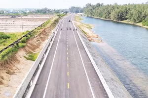 Đường ven biển Dung Quất-Sa Huỳnh mở ra không gian phát triển mới cho nhiều địa phương ven biển.