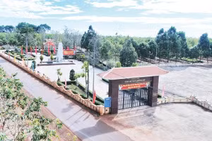 Tượng đài “Phú Riềng Đỏ” được xây dựng tại xã Thuận Lợi, thành phố Đồng Nai.
