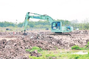 Thi công dự án đường song hành vành đai 5 trên địa bàn tỉnh Ninh Bình.