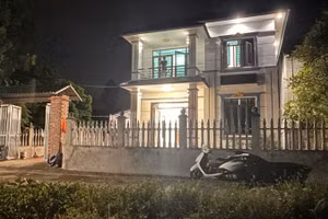 Ngôi nhà xảy ra sự việc. 