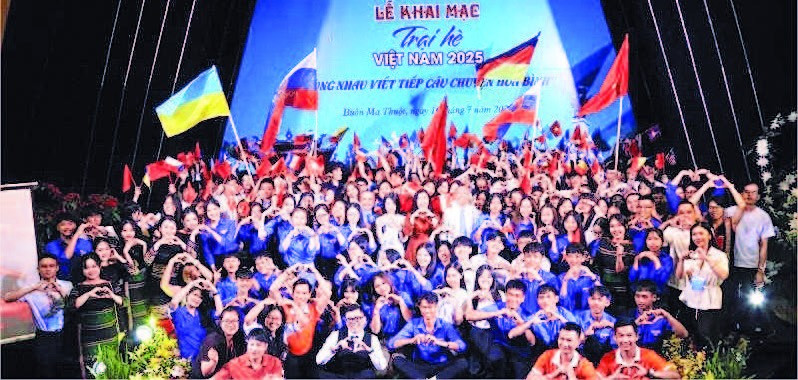 3. Các thanh niên kiều bào tiêu biểu trở về từ 31 quốc gia và vùng lãnh thổ tham gia trại hè Việt Nam 2025. 43.jpg