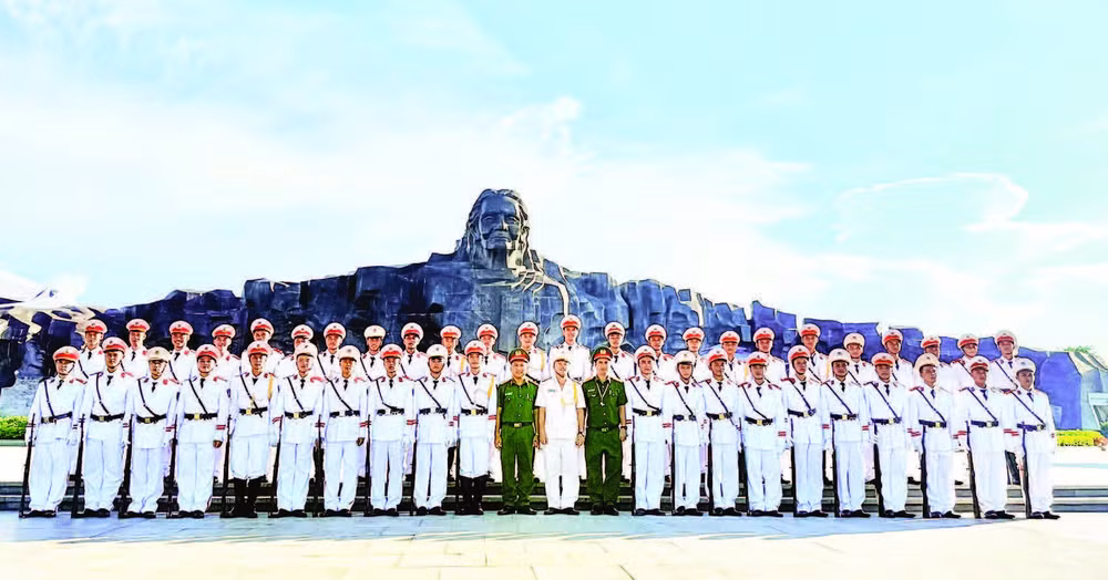 Tượng đài Mẹ Việt Nam Anh hùng trở thành địa chỉ đỏ giáo dục lòng yêu nước.