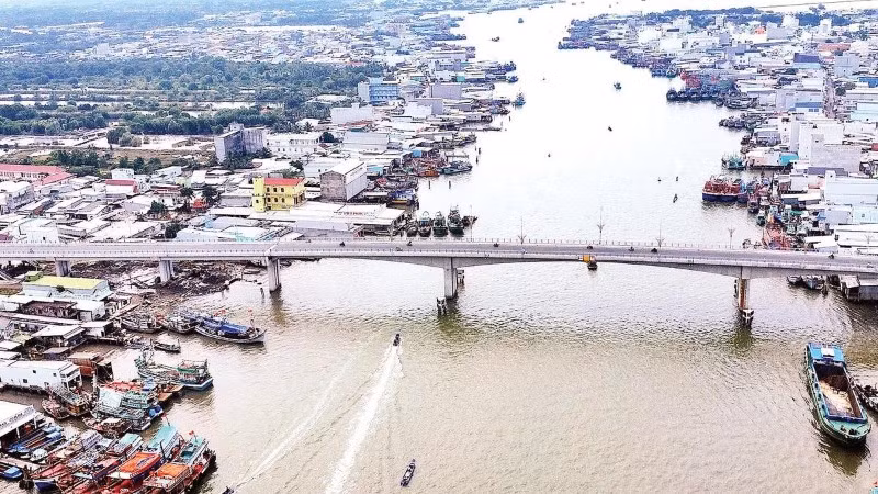 Một góc đô thị biển Sông Đốc hôm nay, là trung tâm kinh tế biển sôi động nhất vùng ven biển Cà Mau.