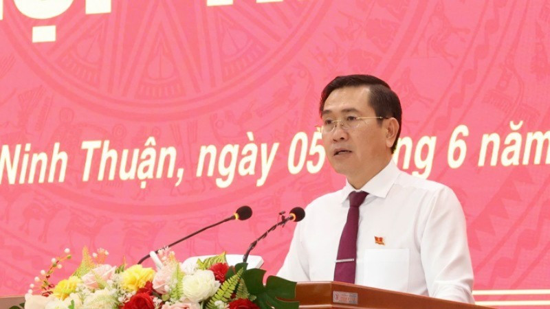 Đồng chí Phạm Văn Hậu, Phó Bí thư Thường trực Tỉnh ủy, Chủ tịch Hội đồng nhân dân tỉnh Ninh Thuận phát biểu tại kỳ họp. img-1888-4631.jpg