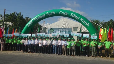 Lễ phát động trồng cây và Chương trình “Môi trường sạch-Cuộc sống xanh” tại huyện Phong Điền.