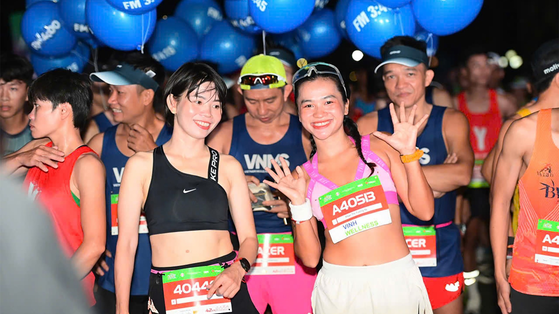 Các runner trước giờ bứt phá tại VPBank Đất Sen hồng Music Marathon 2025. chinhthuc4.jpg
