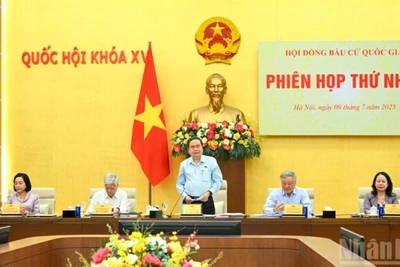 Phiên họp thứ nhất Hội đồng Bầu cử quốc gia. (Ảnh: DUY LINH)