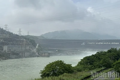 Toàn cảnh công trường dự án Nhà máy Thủy điện Hòa Bình mở rộng. (Ảnh: TRUNG HƯNG)