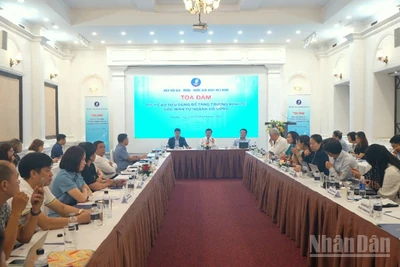 Quang cảnh tọa đàm. (Ảnh: TRUNG HƯNG)